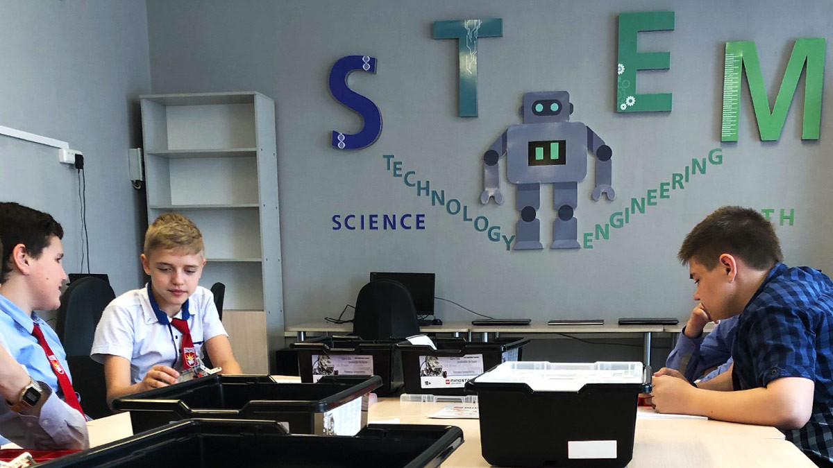 STEM centre in the school of Brahin. STEM centre in the school of Brahin.