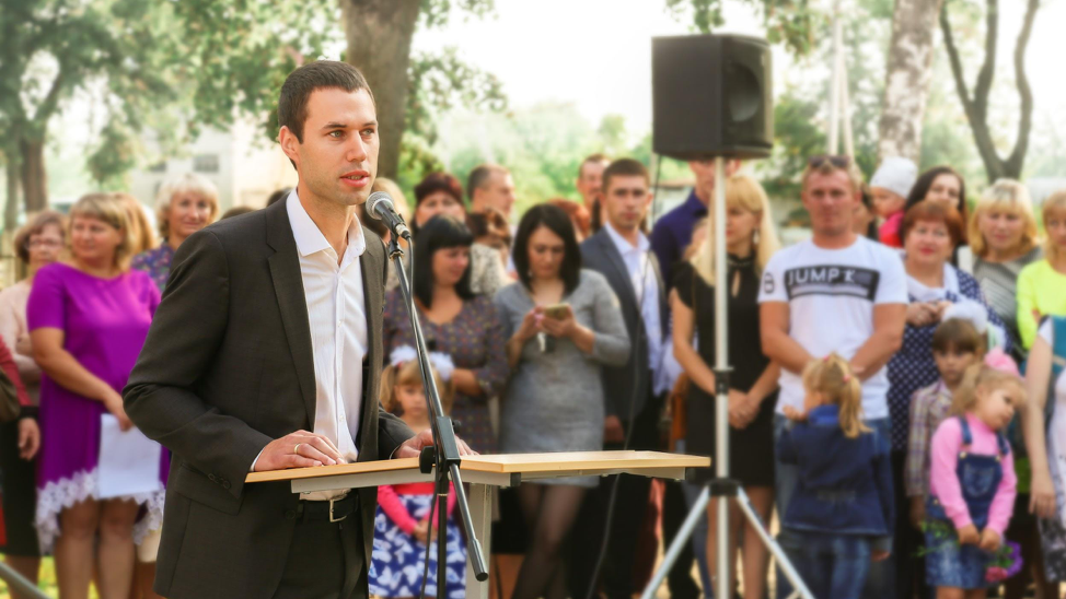 Oleg Grushevich, Co-Founder and CEO at Easybrain at the STEM-centres opening ceremony Oleg Grushevich, Co-Founder and CEO at Easybrain at the STEM-centres opening ceremony